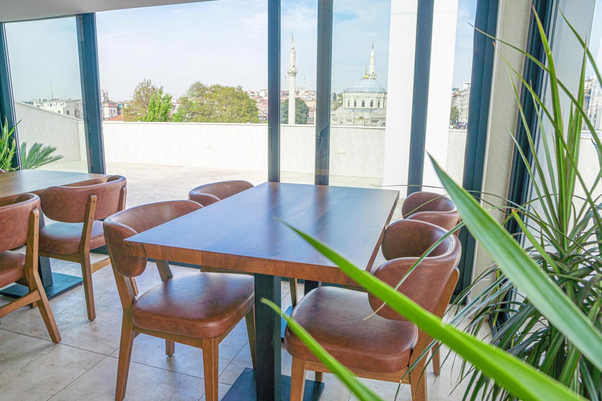Istanbul Midpoint Hotel Екстериор снимка