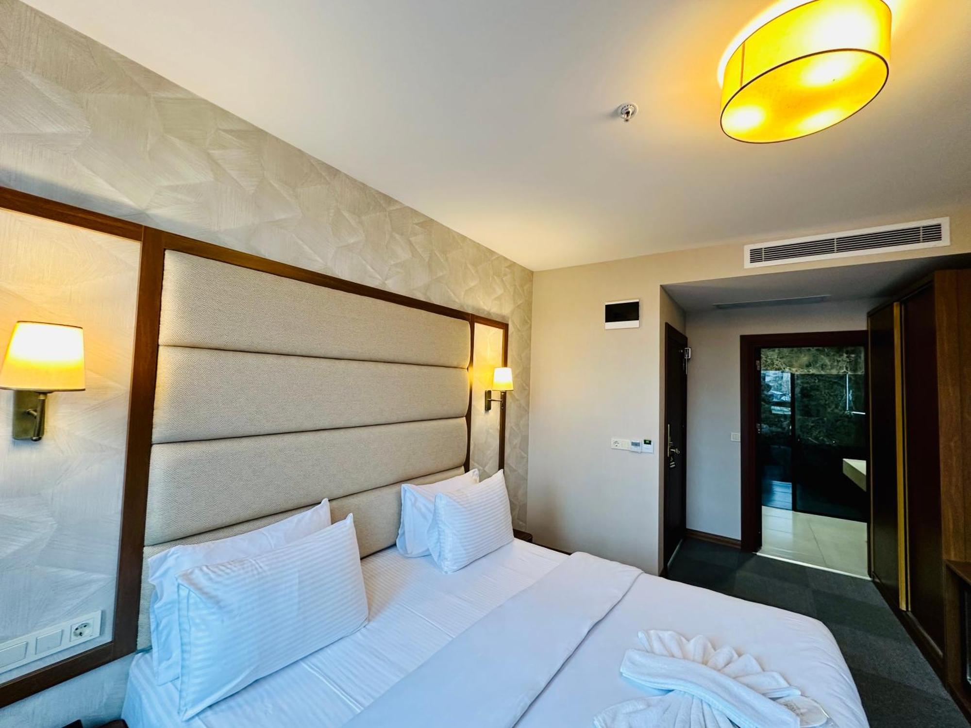 Istanbul Midpoint Hotel Екстериор снимка