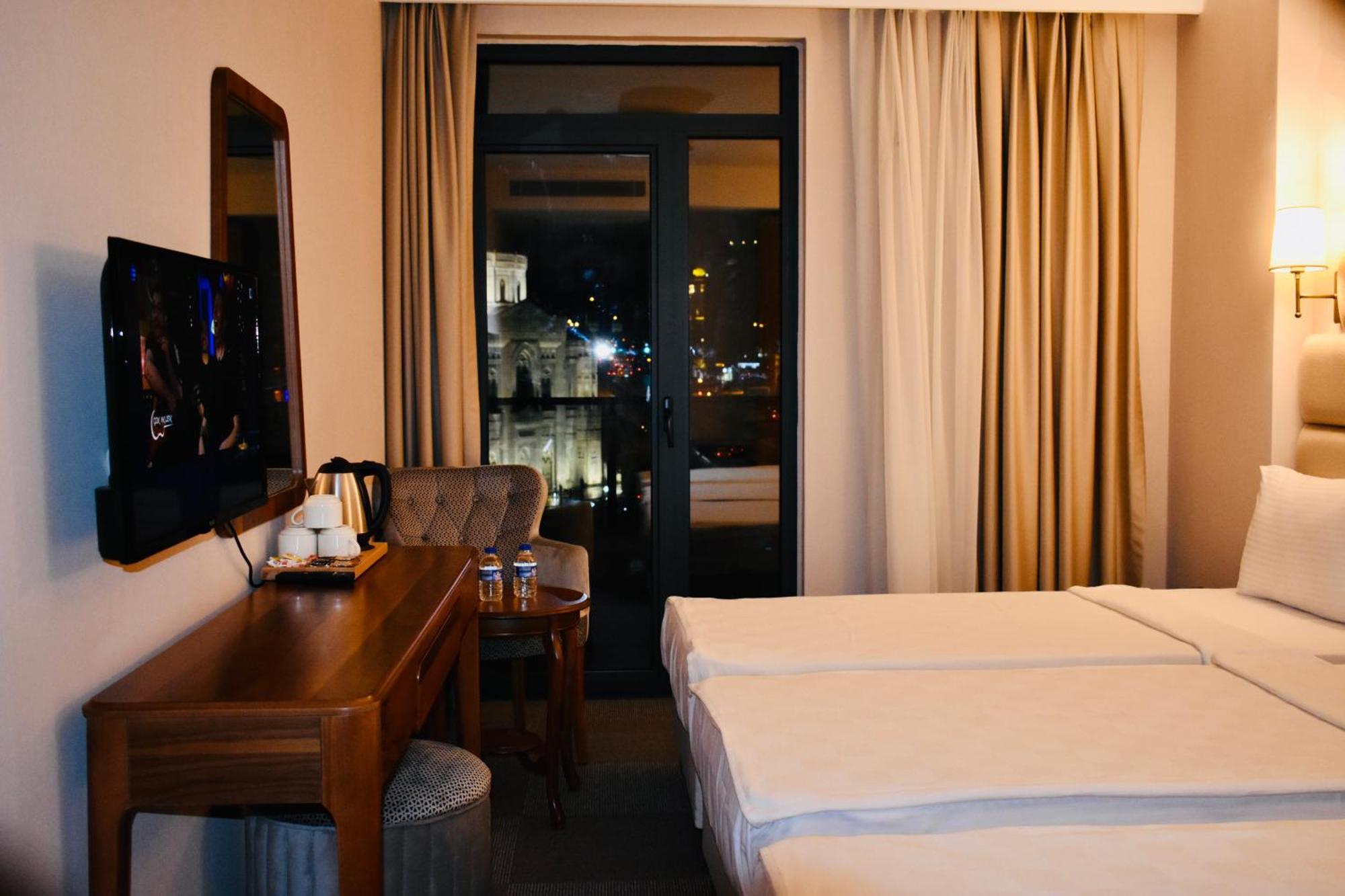 Istanbul Midpoint Hotel Екстериор снимка