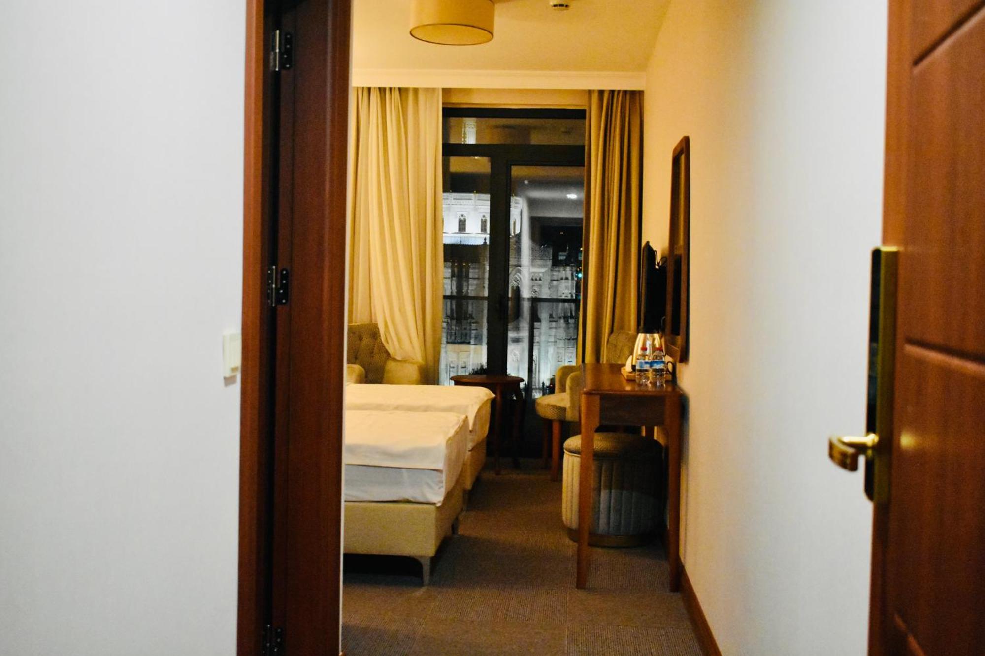 Istanbul Midpoint Hotel Екстериор снимка